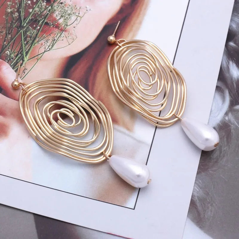 Korean Pearl Drop Earrings – Simulated Pearl, Geometric Pendant & Giving Soft Girl Romantic Energy 🦲✨