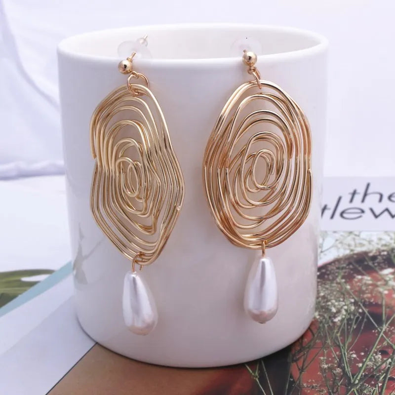 Korean Pearl Drop Earrings – Simulated Pearl, Geometric Pendant & Giving Soft Girl Romantic Energy 🦲✨