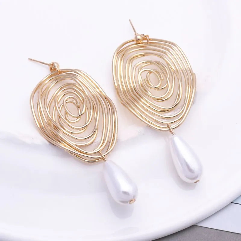 Korean Pearl Drop Earrings – Simulated Pearl, Geometric Pendant & Giving Soft Girl Romantic Energy 🦲✨