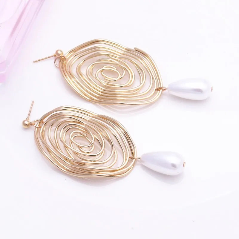 Korean Pearl Drop Earrings – Simulated Pearl, Geometric Pendant & Giving Soft Girl Romantic Energy 🦲✨