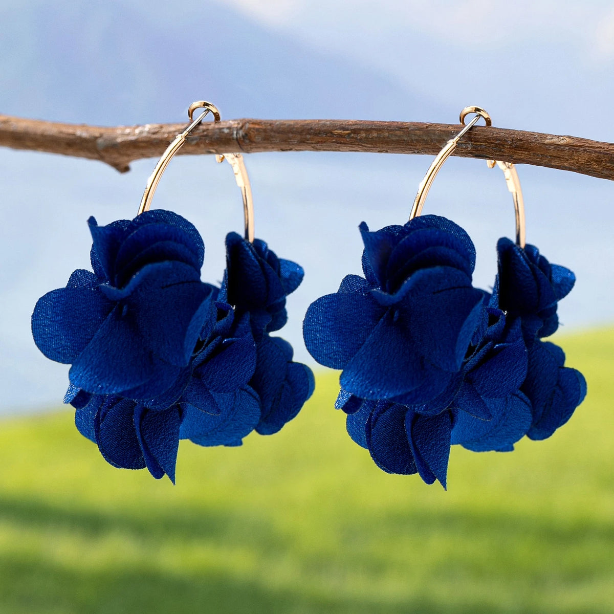 Floral Fabric Hoop Earrings – Effortlessly Cute & Ready for Anything 🌸