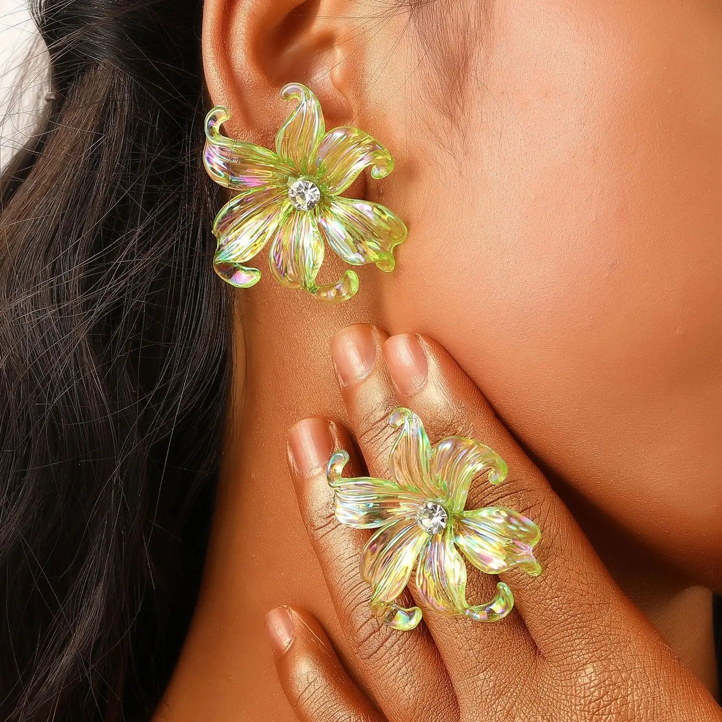 Retro Peacock Flower Stud Earrings Women's Fashion Trend Accessories Exquisite Earrings with Luxurious Sophistication