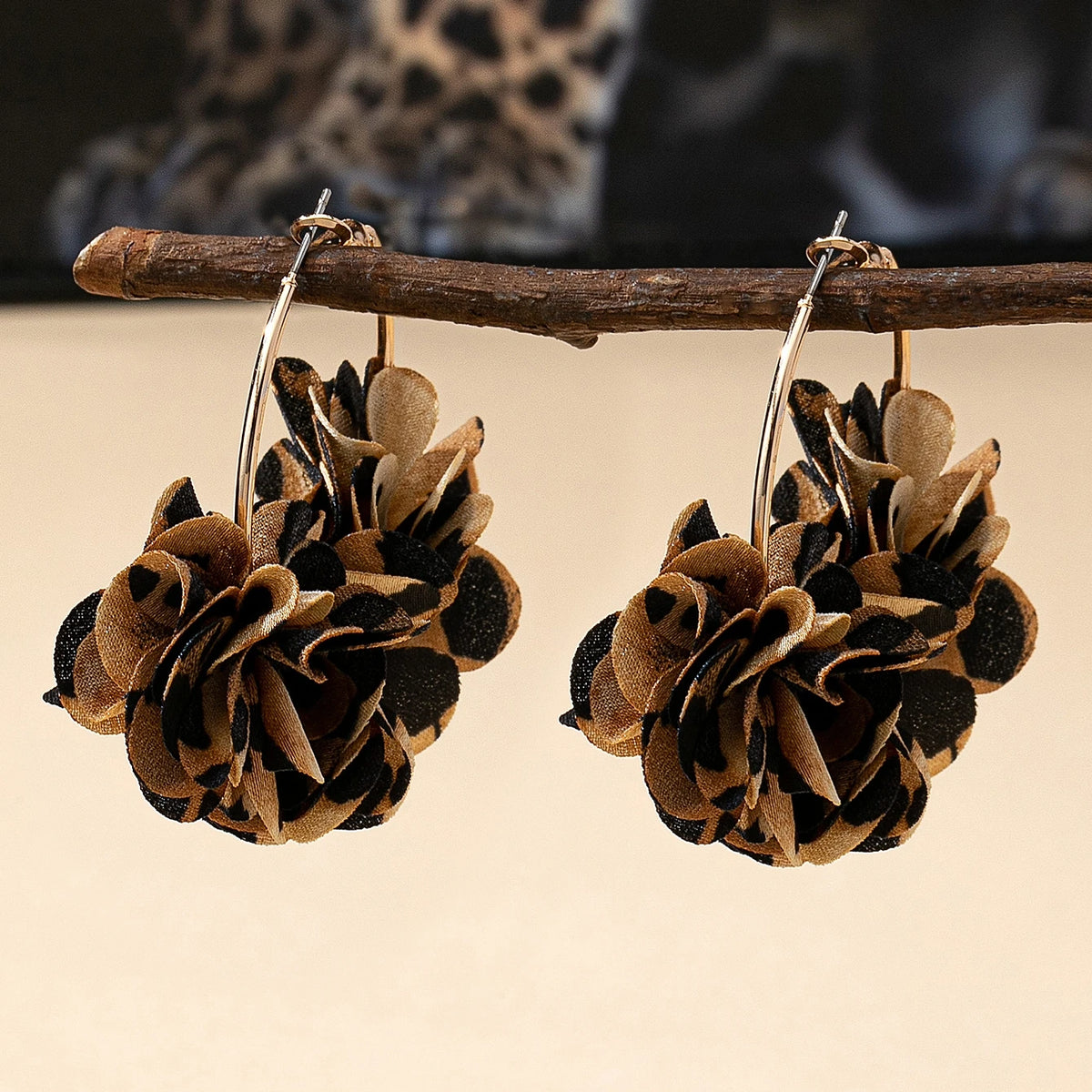 Floral Fabric Hoop Earrings – Effortlessly Cute & Ready for Anything 🌸