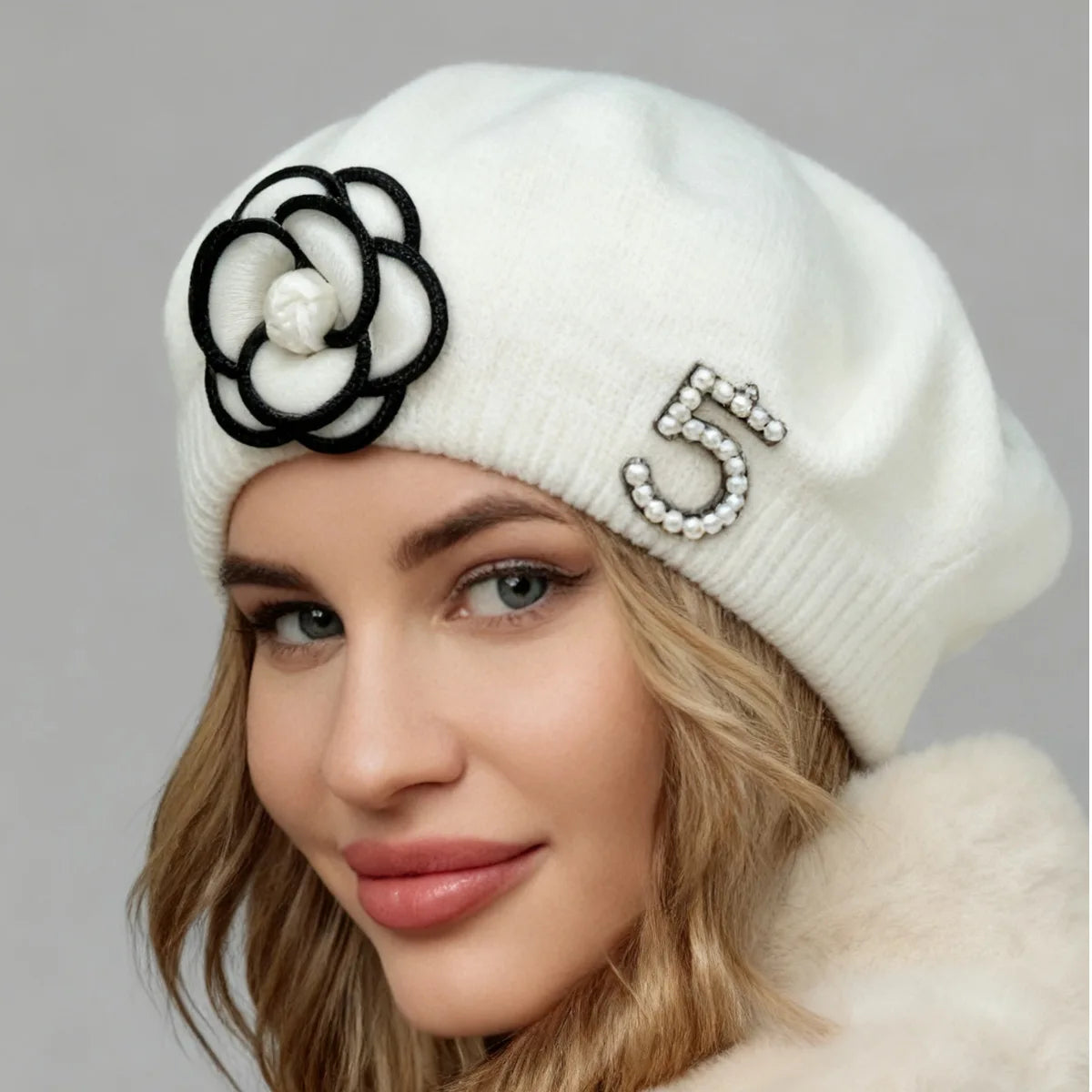 Elegant Knitted Flower Pearl Beret