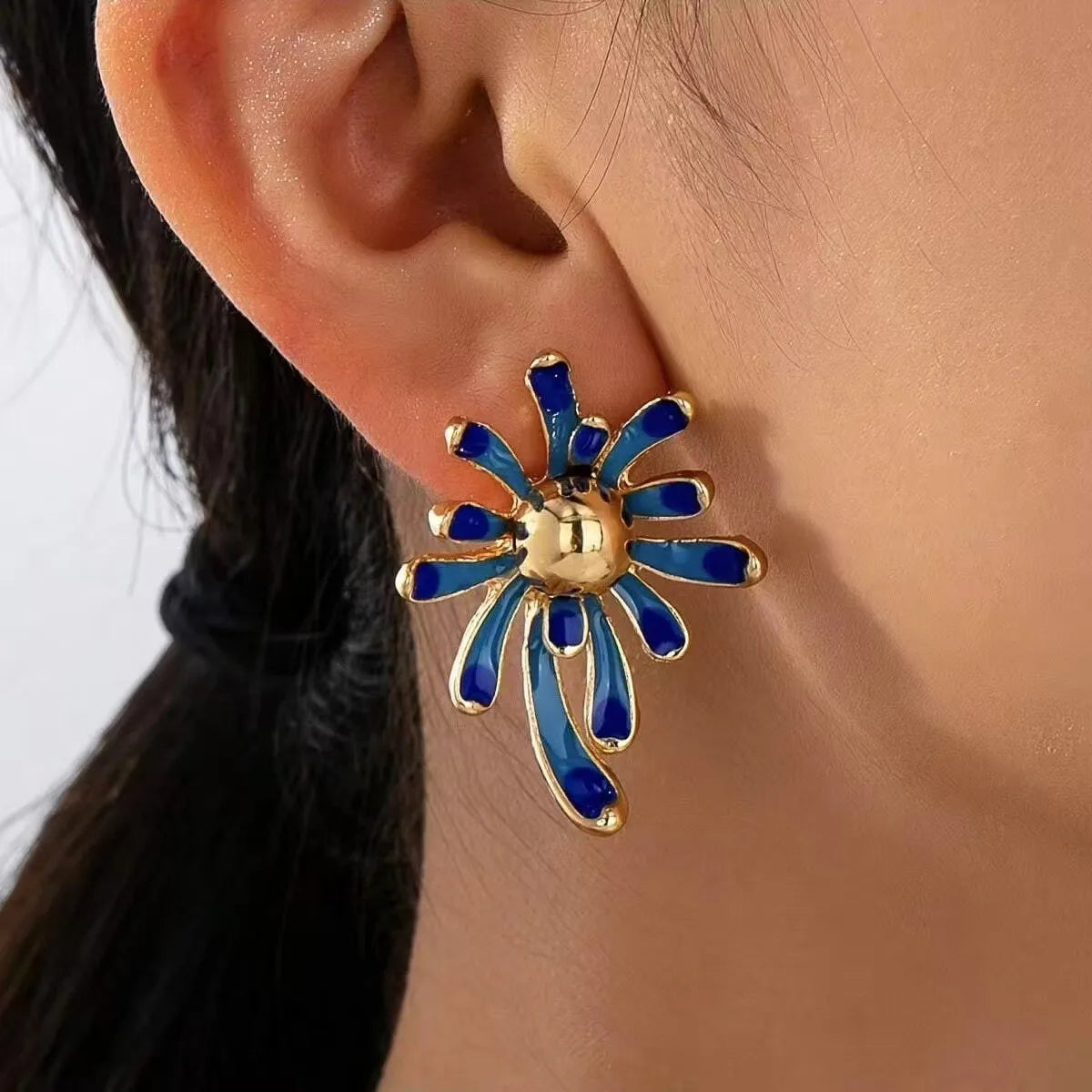 A Pair of Bohemian Retro-Style Casual, Sexy, Fashionable and Versatile Oil-Drip Earrings for Women