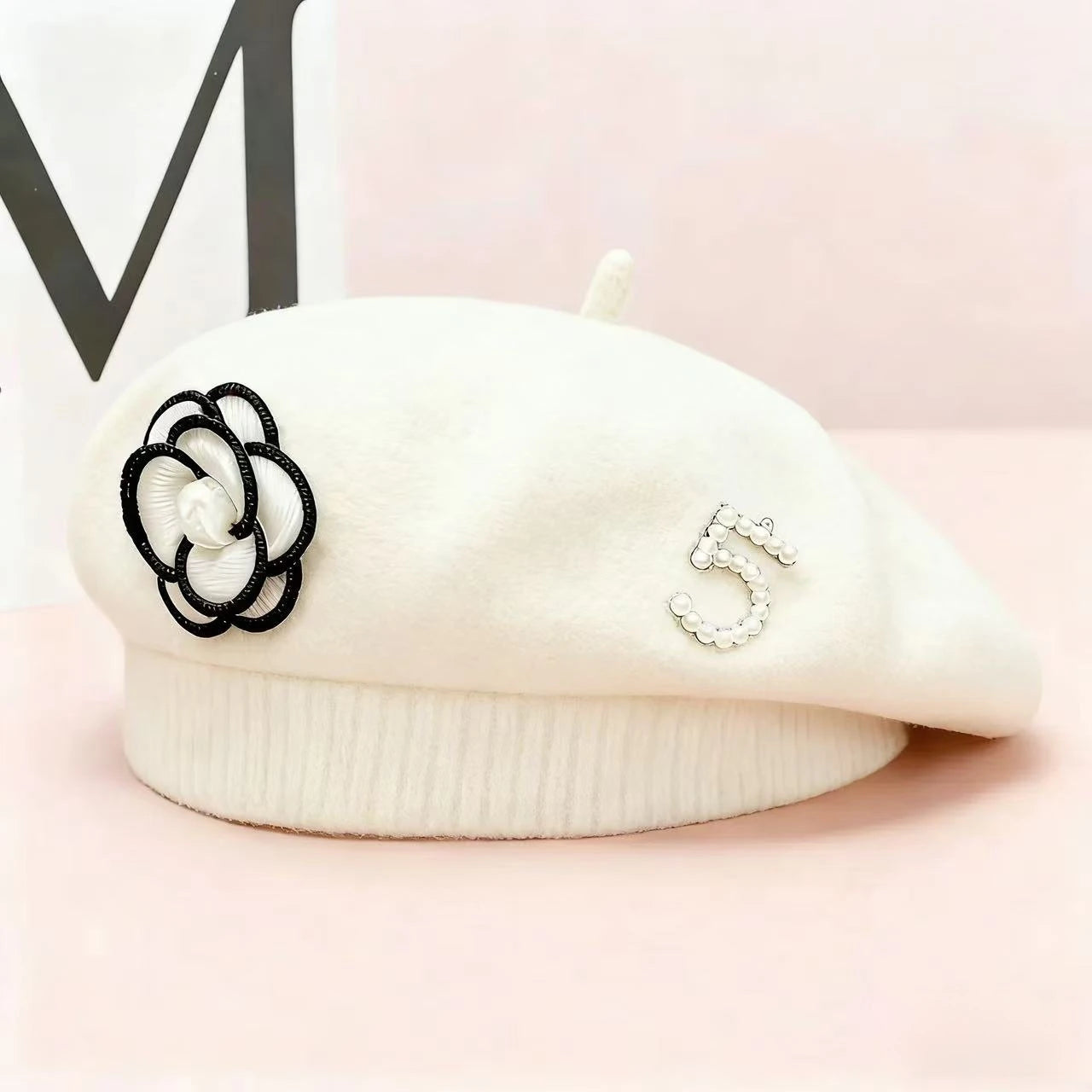 Elegant Knitted Flower Pearl Beret