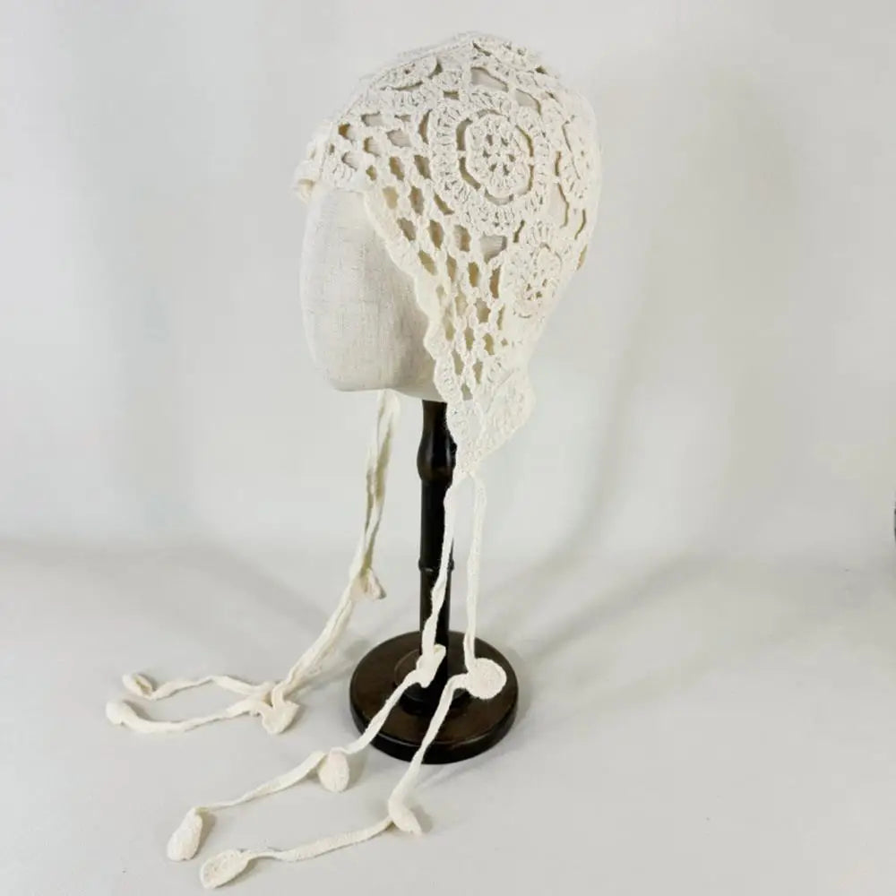 New Handmade Hollow Crochet Hats For Women Fashion Flowers Crochet Beret Cap Summer Breathable Pullover Skullies Decorative Hat