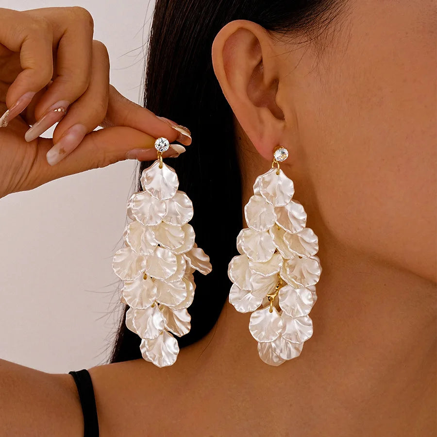 Acrylic Petal Tassel Drop Earrings – Trendy, Vacation-Ready & Giving Effortless It-Girl Energy 🌸💥