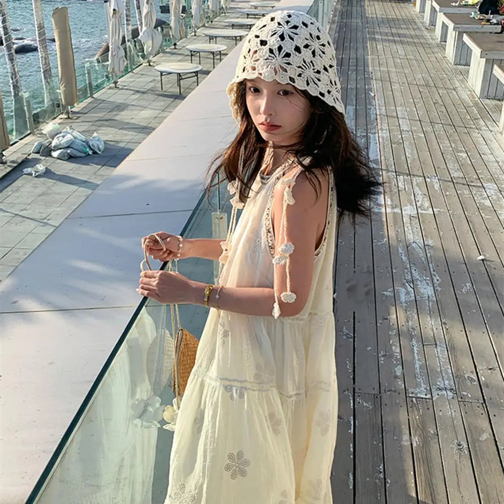 New Handmade Hollow Crochet Hats For Women Fashion Flowers Crochet Beret Cap Summer Breathable Pullover Skullies Decorative Hat