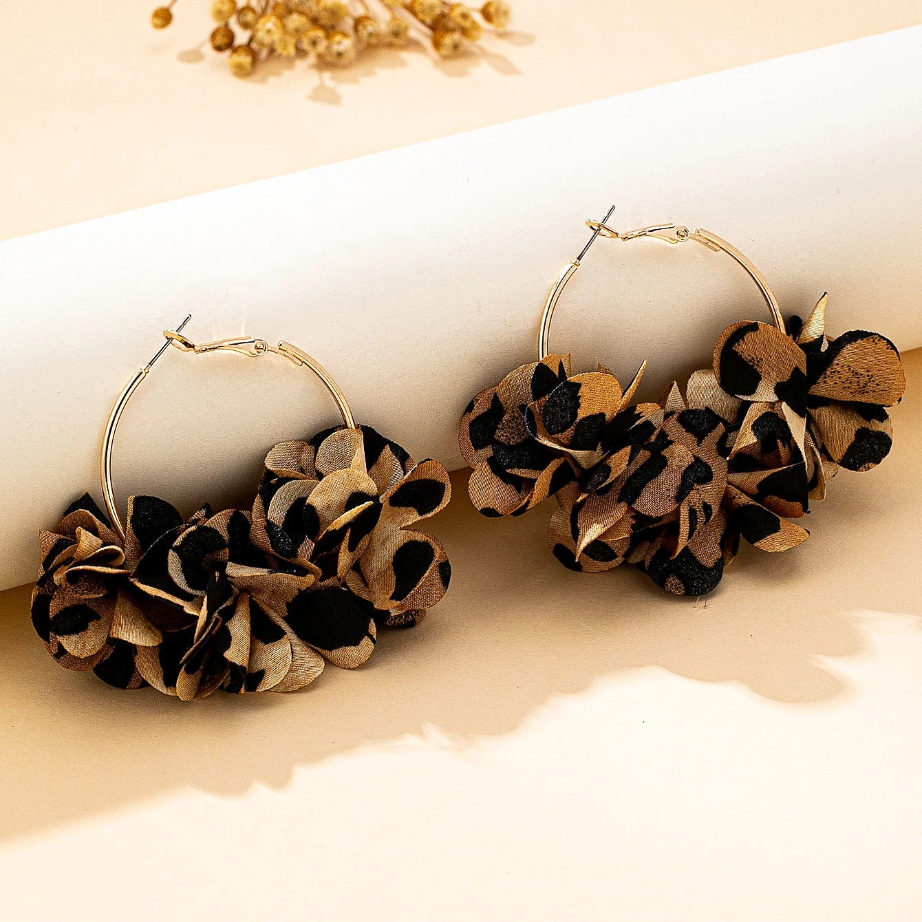 Floral Fabric Hoop Earrings – Effortlessly Cute & Ready for Anything 🌸