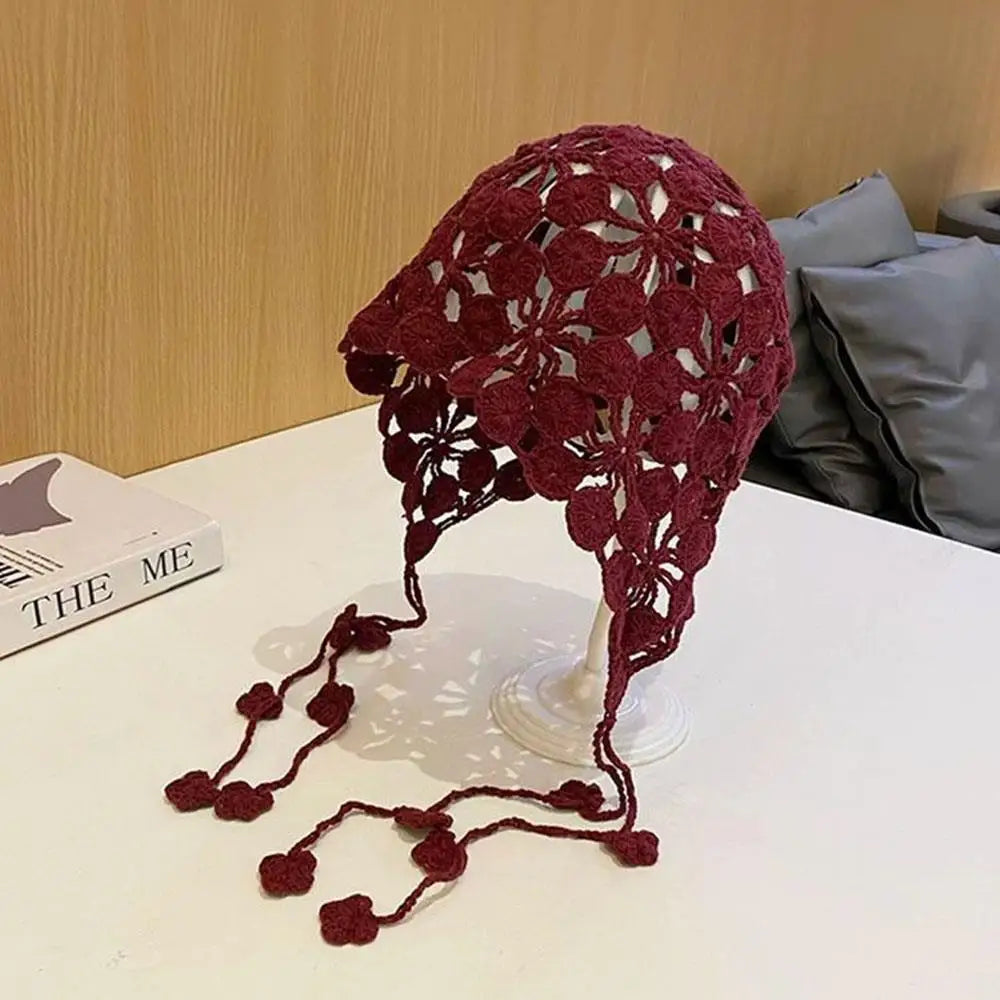 New Handmade Hollow Crochet Hats For Women Fashion Flowers Crochet Beret Cap Summer Breathable Pullover Skullies Decorative Hat