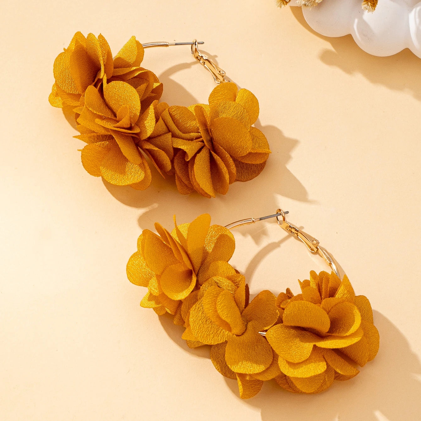 Floral Fabric Hoop Earrings – Effortlessly Cute & Ready for Anything 🌸