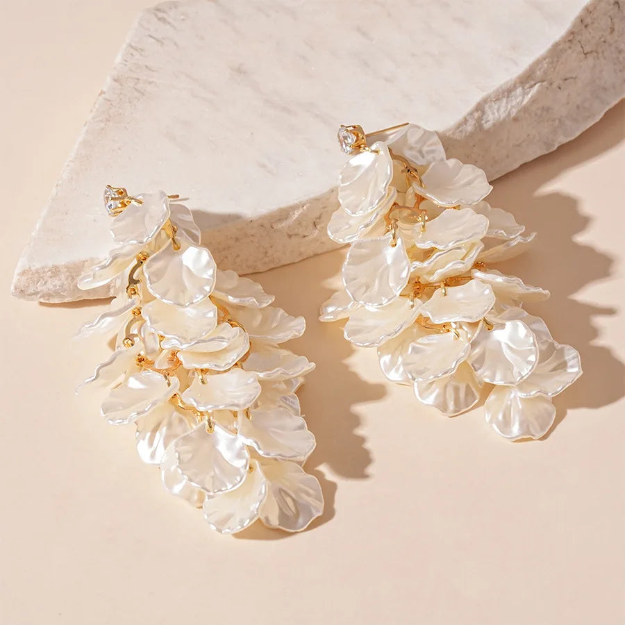Acrylic Petal Tassel Drop Earrings – Trendy, Vacation-Ready & Giving Effortless It-Girl Energy 🌸💥