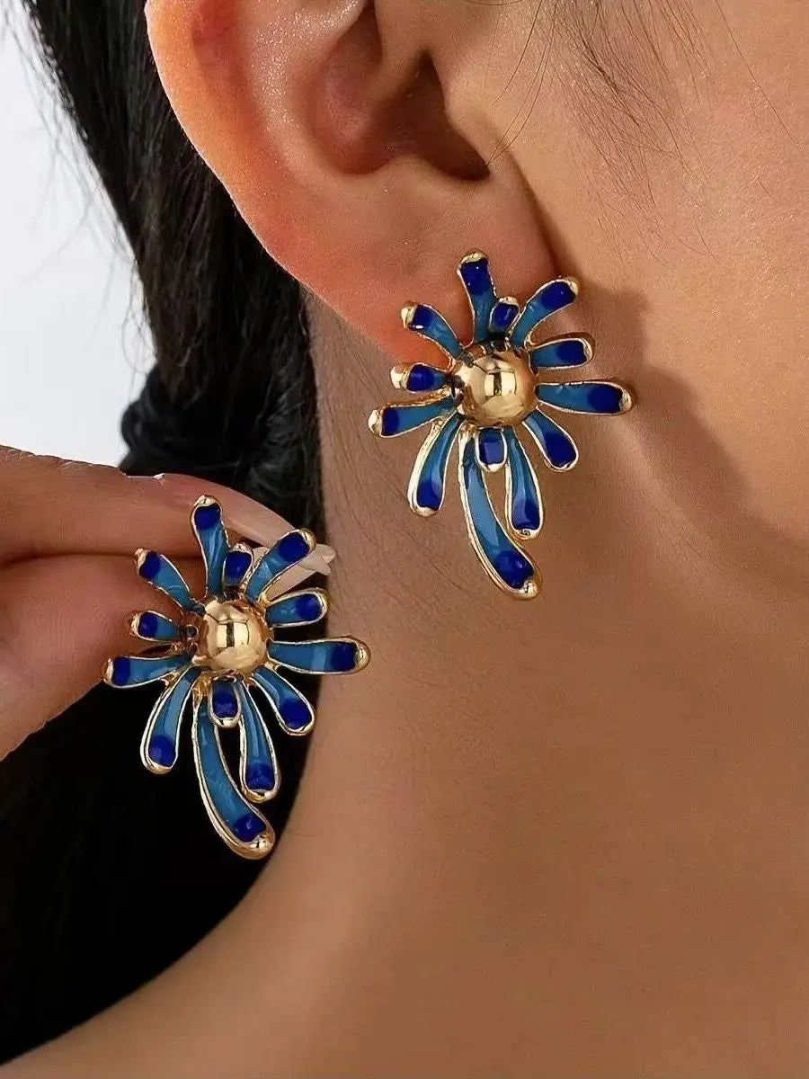 A Pair of Bohemian Retro-Style Casual, Sexy, Fashionable and Versatile Oil-Drip Earrings for Women