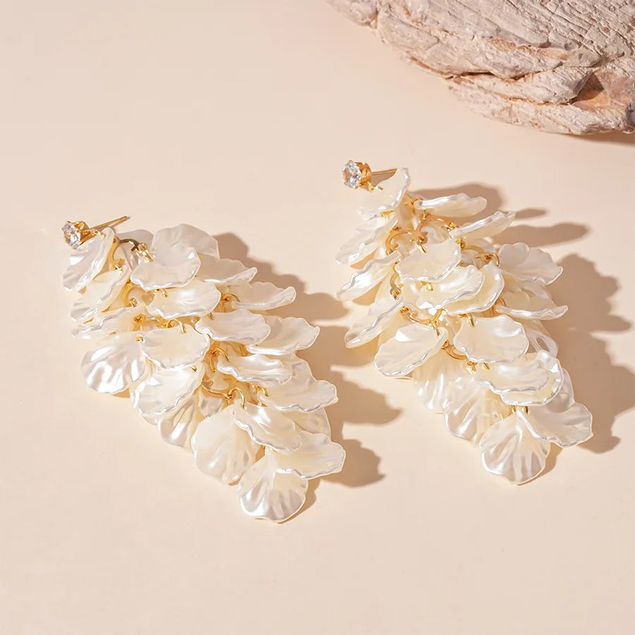Acrylic Petal Tassel Drop Earrings – Trendy, Vacation-Ready & Giving Effortless It-Girl Energy 🌸💥